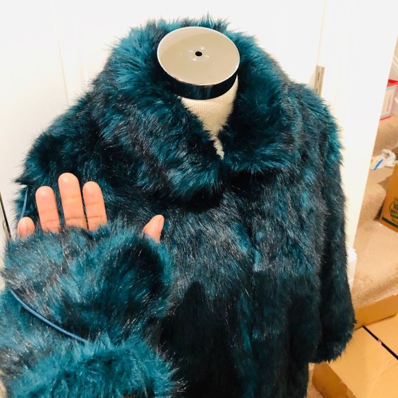 STUNNING TEAL FAUX FUR JACKET - Picture 12 of 15